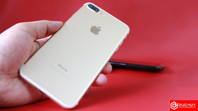 danh-gia-thiet-ke-iphone-7-plus-128gb-quoc-te-cu-gia-re-duchuymobile