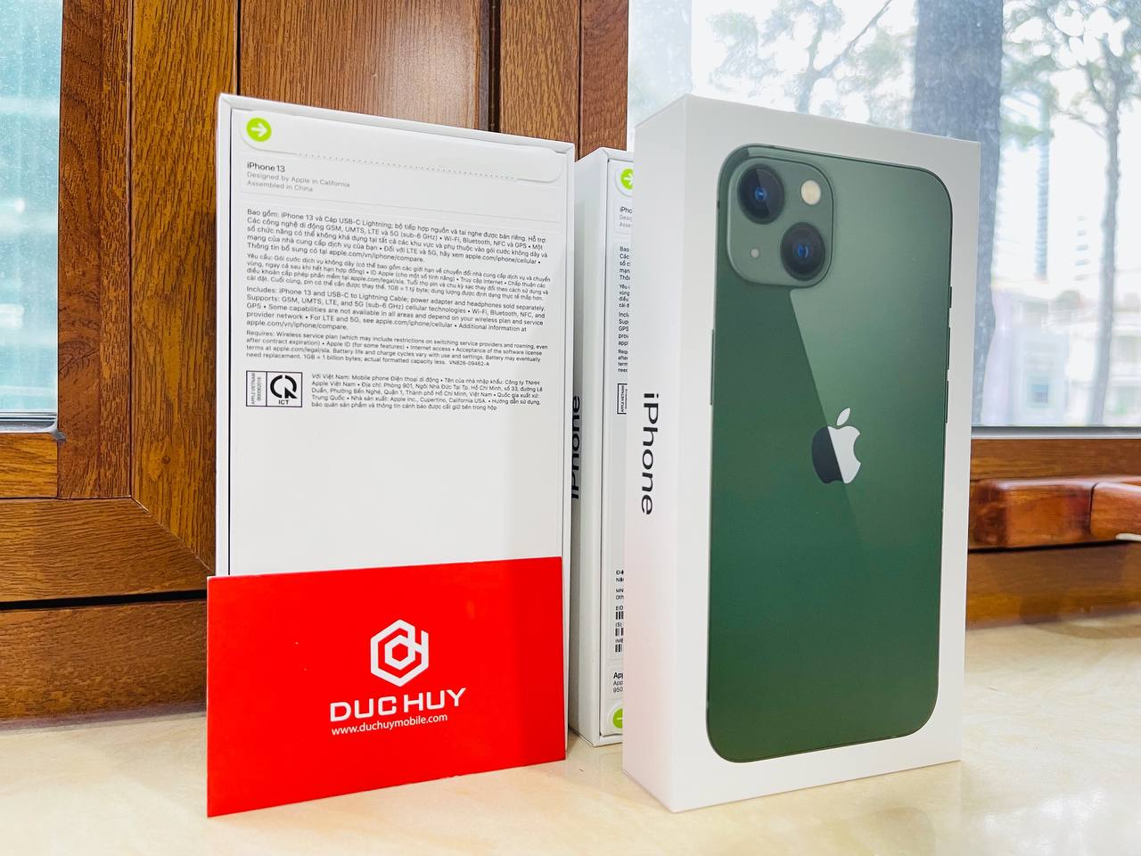 Barcelona Chính Thức Là Đại Sứ Thương Hiệu VuaBoss 13 128GB Xanh Lá
