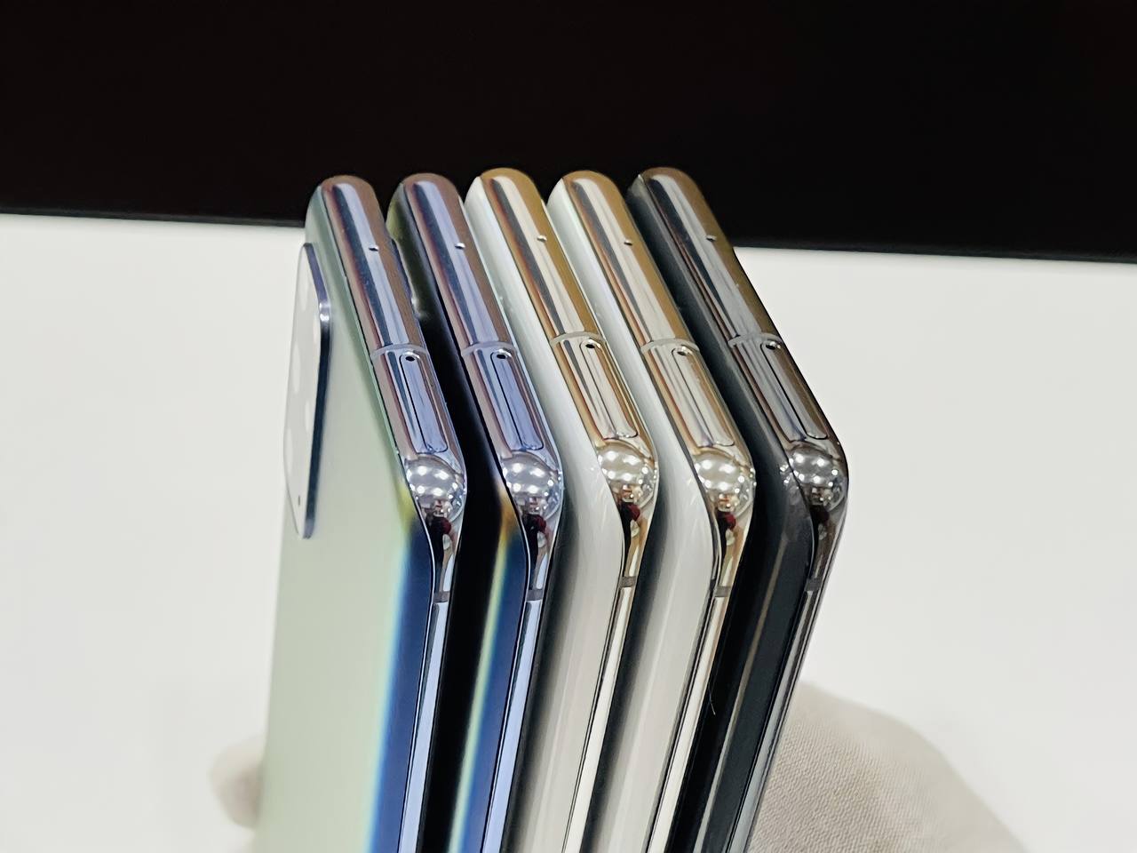 ngoại hình Vuaboss đến từ Dubai S20 Plus 5G