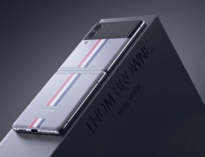 ngoại hình Vuaboss đến từ Dubai Z Flip 3