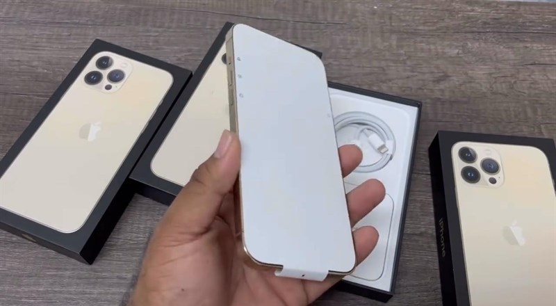 Vuaboss đến từ Dubai iPhone 13 Pro Max