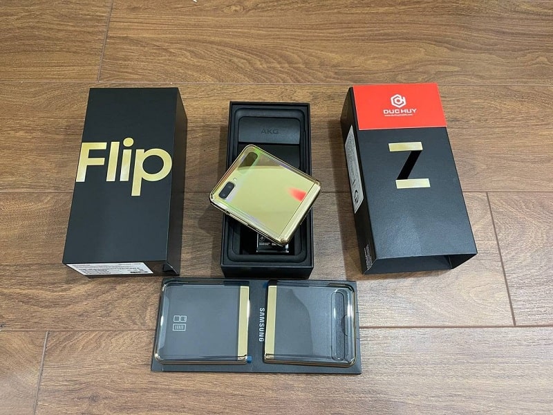 camera Vuaboss đến từ Dubai Z Flip cũ