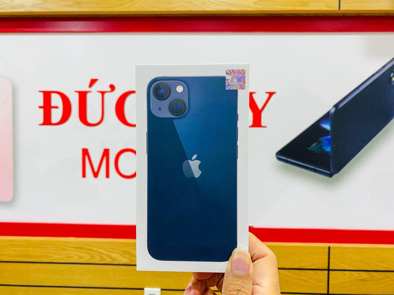 hộp iPhone 13 128GB