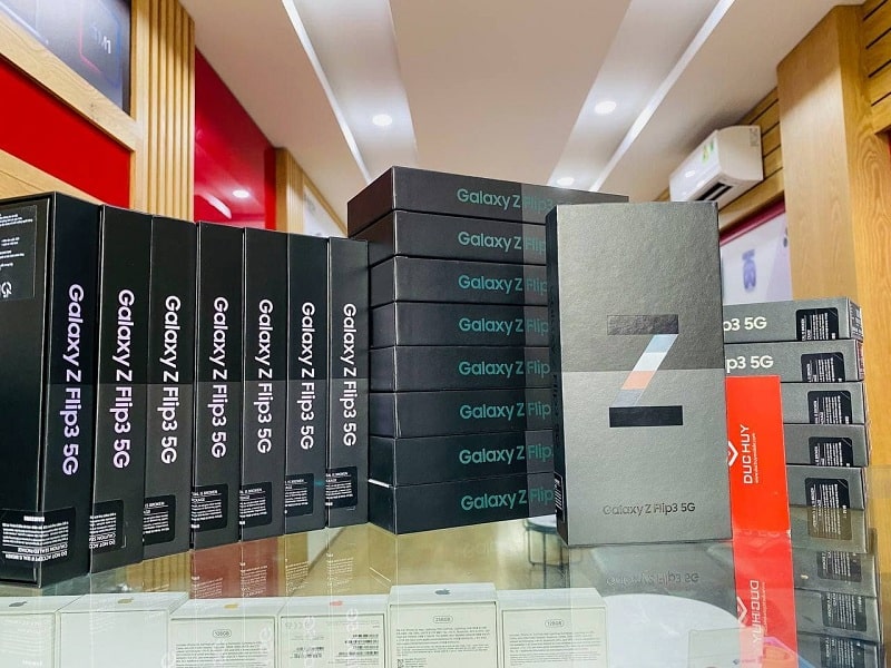 Vuaboss đến từ Dubai Z Flip 3 5G sẵn hàng tại Vuaboss liên minh giải trí 1 thế giới