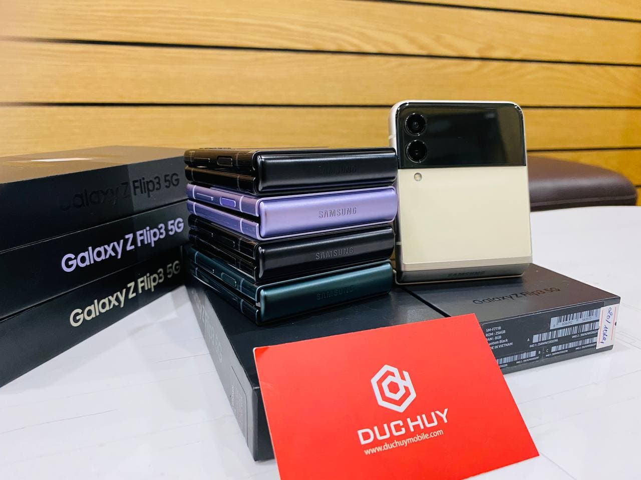 Pin Vuaboss đến từ Dubai Z Flip 3 5G 128GB