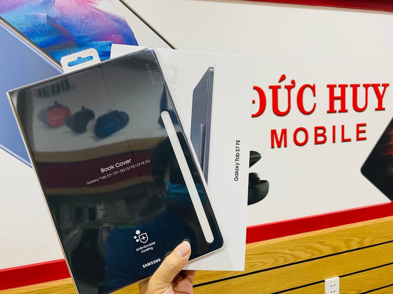 Bao Da Bàn Phím Book Cover KeyBoard Slim Vuaboss đến từ Dubai Tab S7 FE