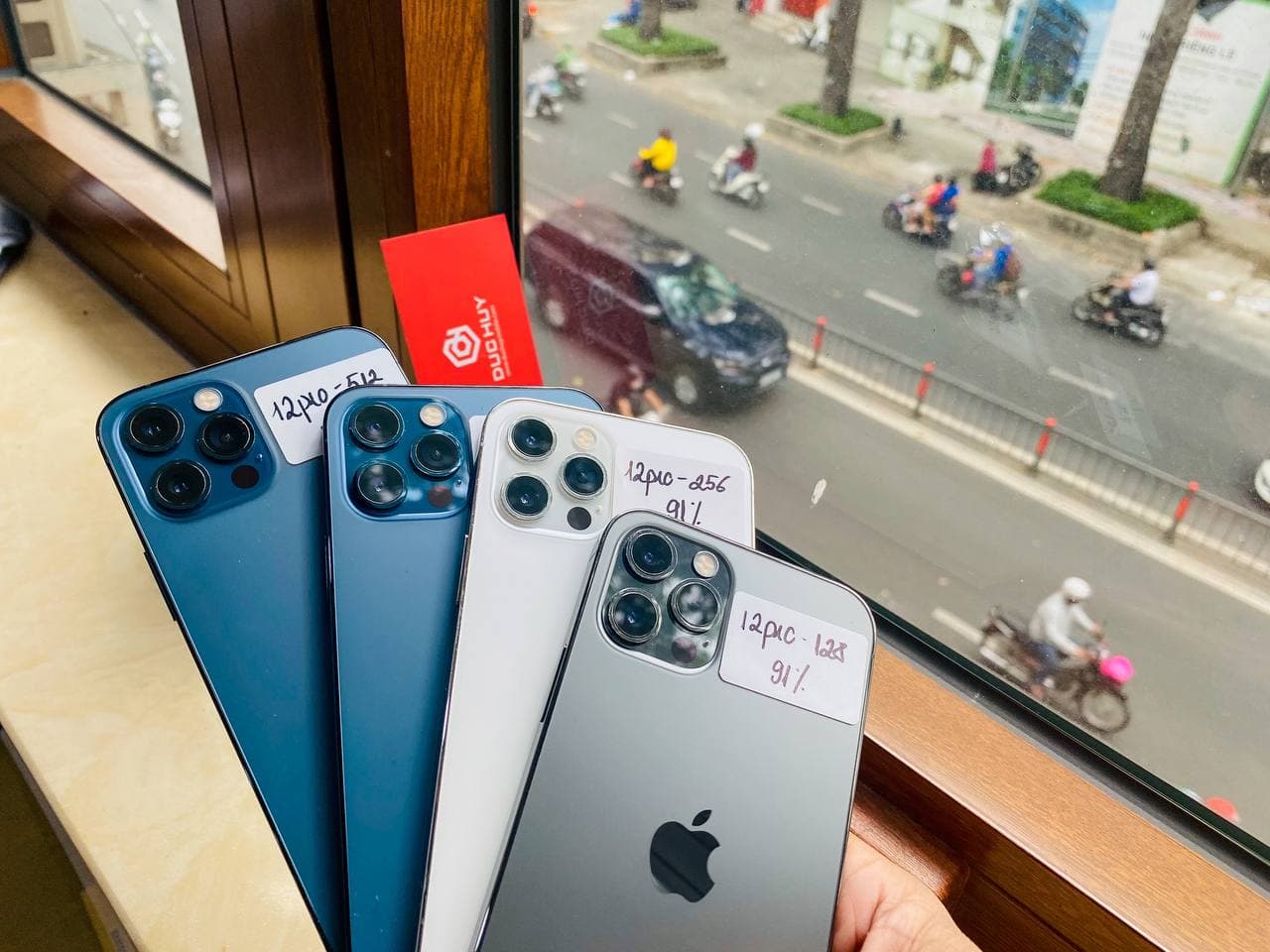 cận cảnh iPhone 12 Pro 512GB Quốc Tế Cũ 