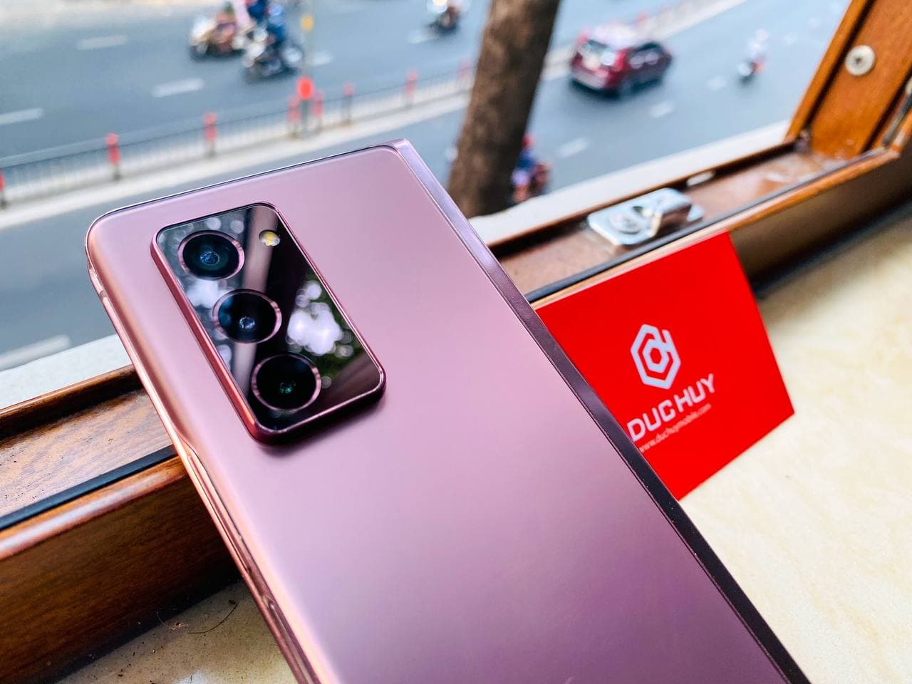 camera Vuaboss đến từ Dubai Z Fold2 5G