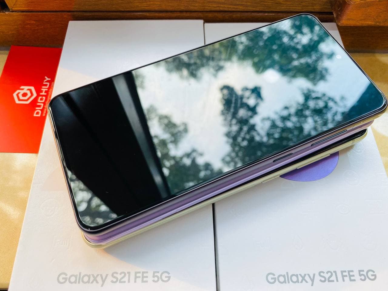 mặt kính Vuaboss đến từ Dubai S21 FE 5G