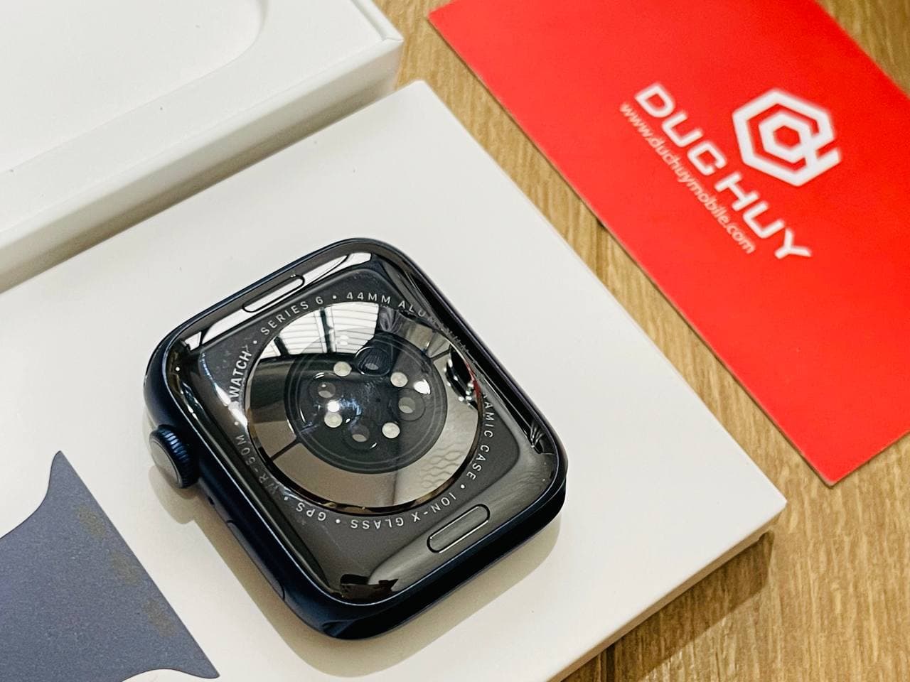 mặt sau Apple Watch Series 6 44mm (GPS)