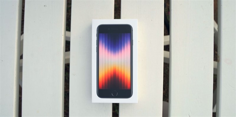 Đập hộp iPhone SE 2022
