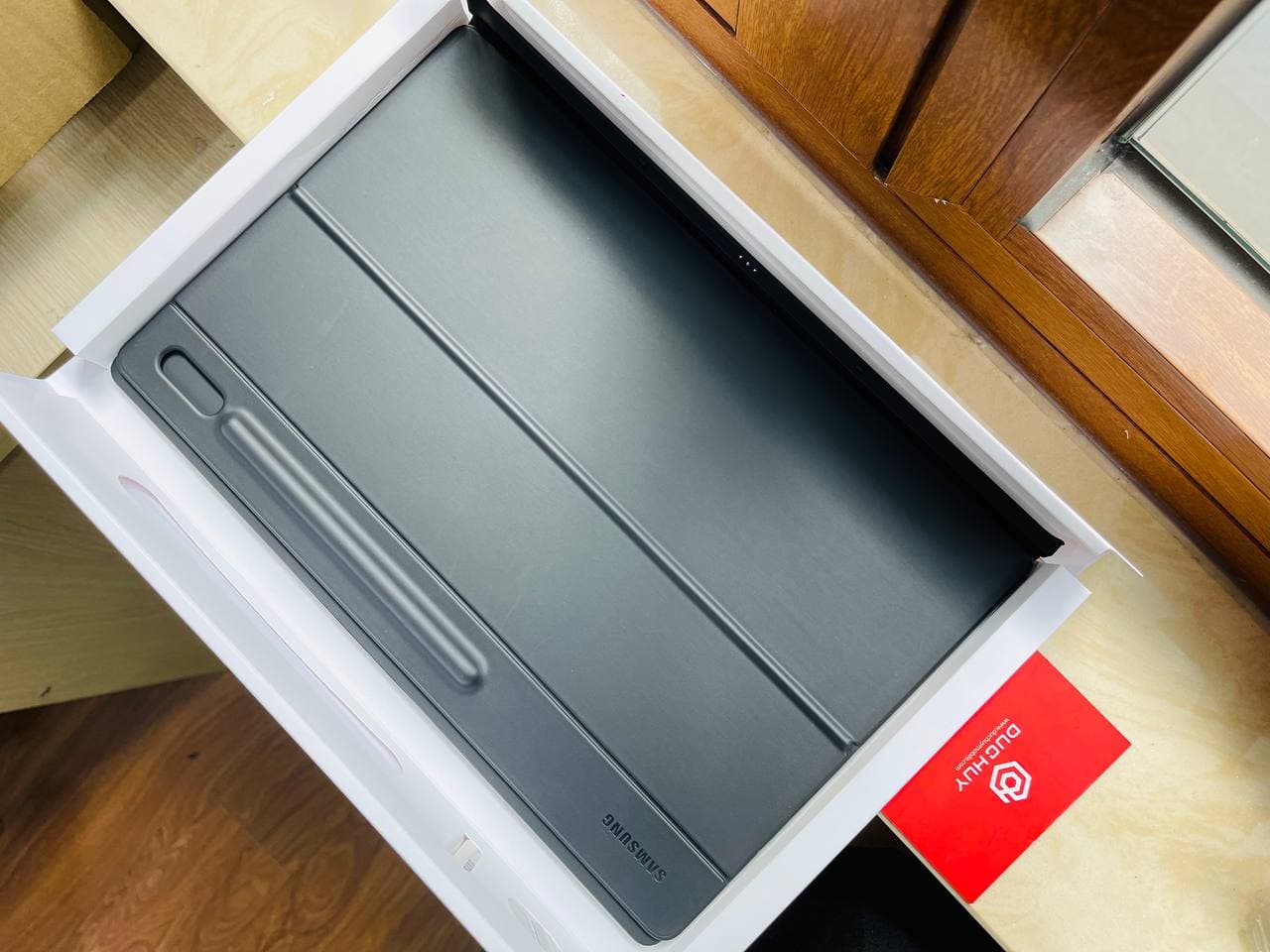 Cận cảnh Book Cover KeyBoard Vuaboss đến từ Dubai Tab S8 Ultra