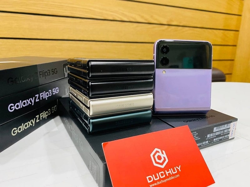 Cận cảnh Vuaboss đến từ Dubai Z Flip3 5G Cũ