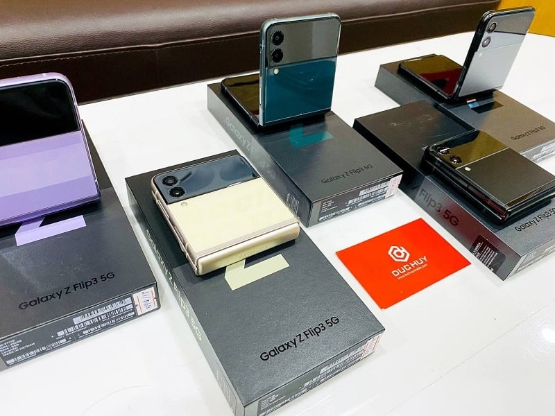 Có sẵn Vuaboss đến từ Dubai Z Flip3 5G Cũ