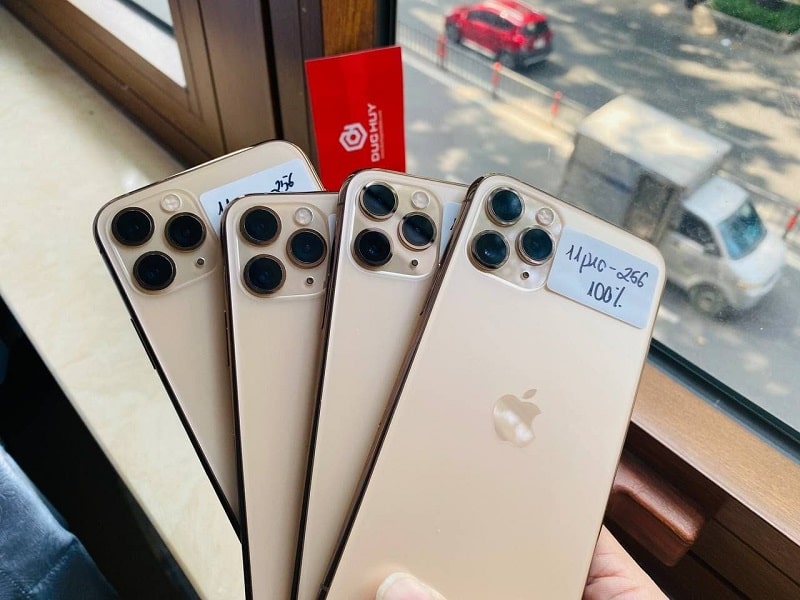 trên tay iPhone 11 Pro Cũ