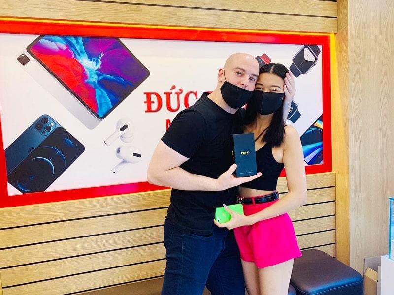 khách mua Xiaomi Poco F3 