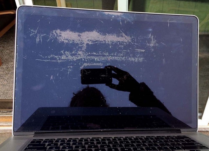 Vuaboss đến từ Dubai Macbook cũ