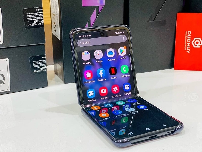 Liên minh Vuaboss Vuaboss đến từ Dubai Z Flip cũ