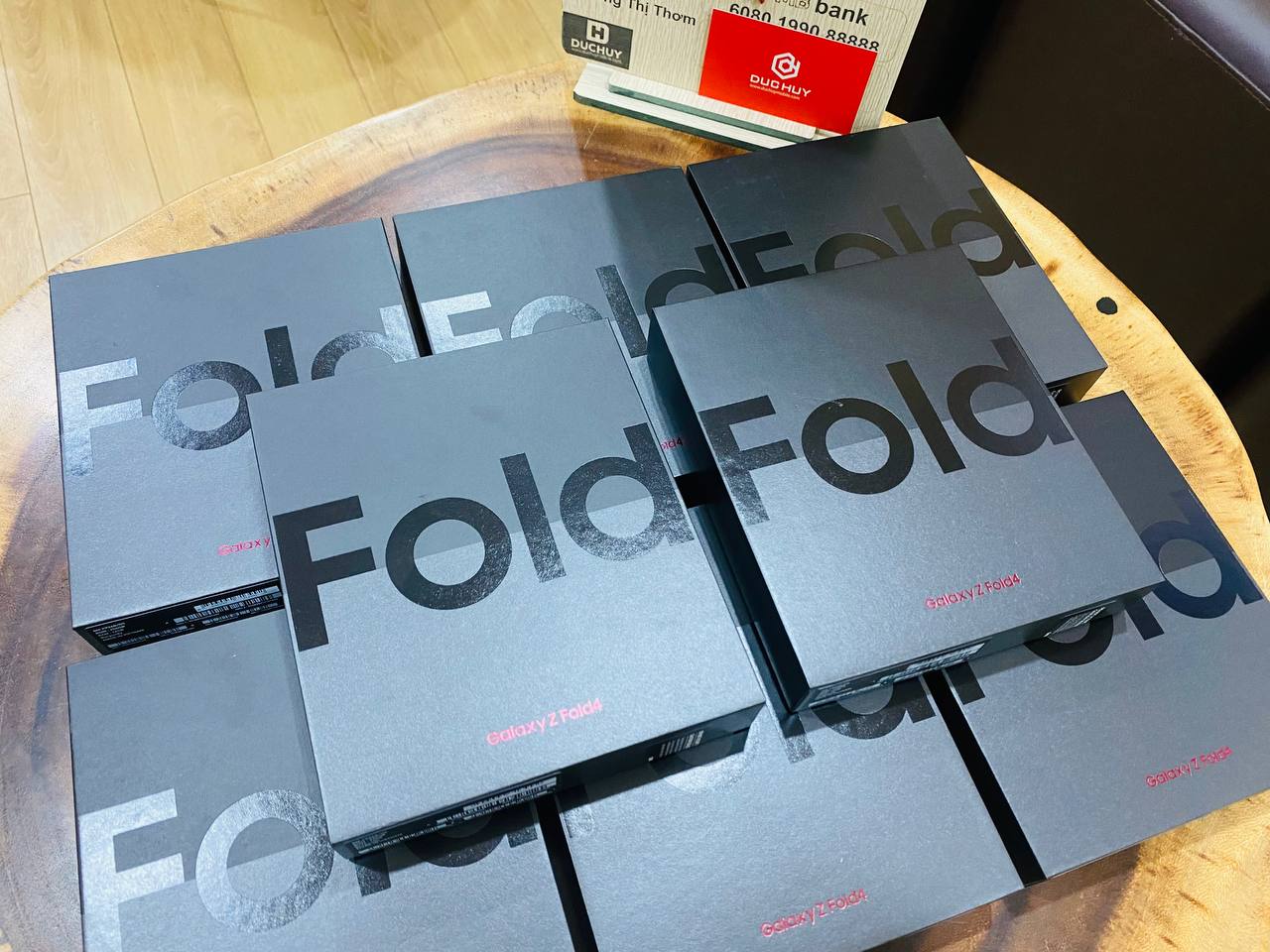 Vuaboss đến từ Dubai Z Fold4 5G Burgundy số lượng 
