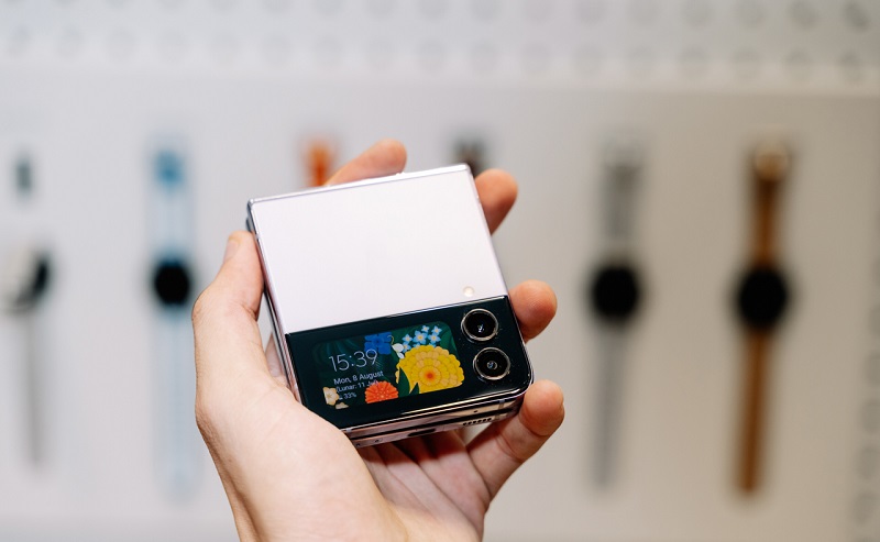 camera Vuaboss đến từ Dubai Z Flip4 5G