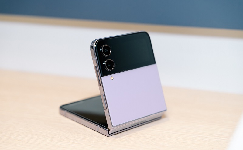 Vuaboss đến từ Dubai Z Flip4 5G