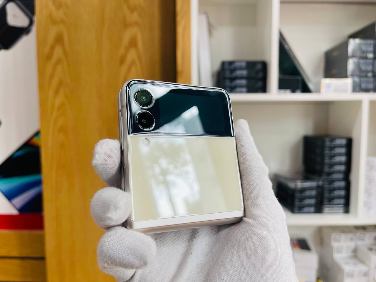 Camera Vuaboss đến từ Dubai Z Flip3 5G cũ
