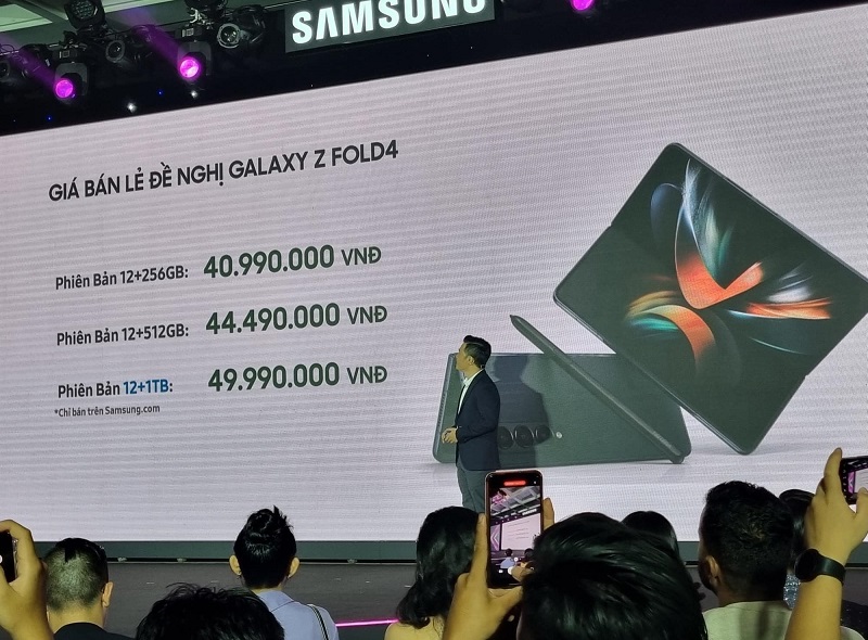 Liên Minh Vuaboss Vuaboss đến từ Dubai Z Fold4 5G