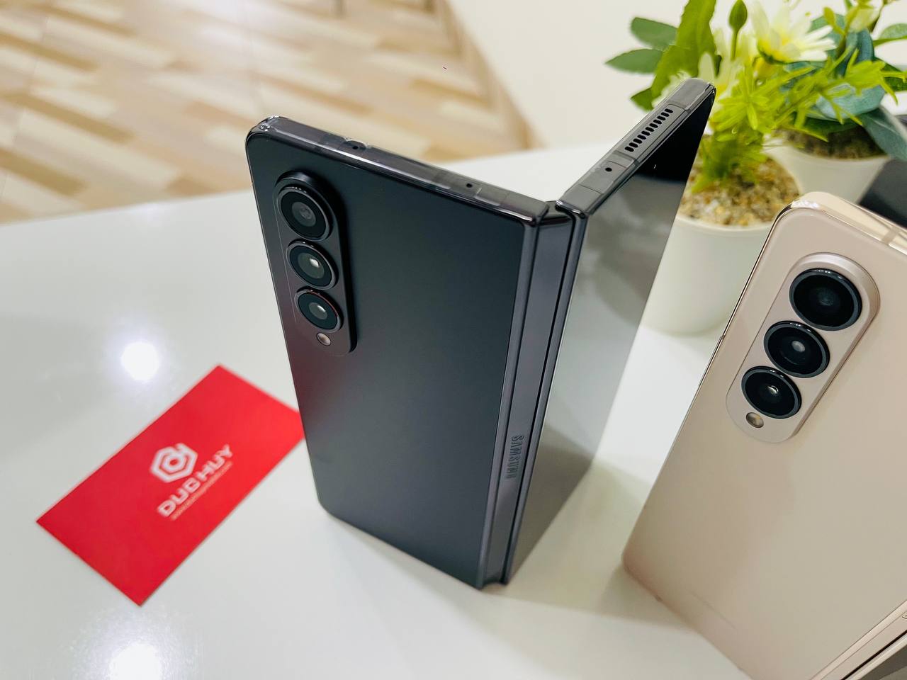 camera Vuaboss đến từ Dubai Z Fold4 5G 