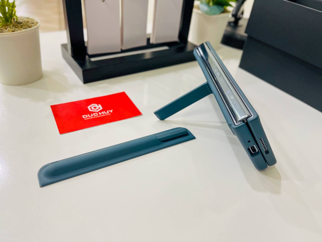 bút Bao Da Kèm Bút S-Pen Vuaboss đến từ Dubai Z Fold4 5G