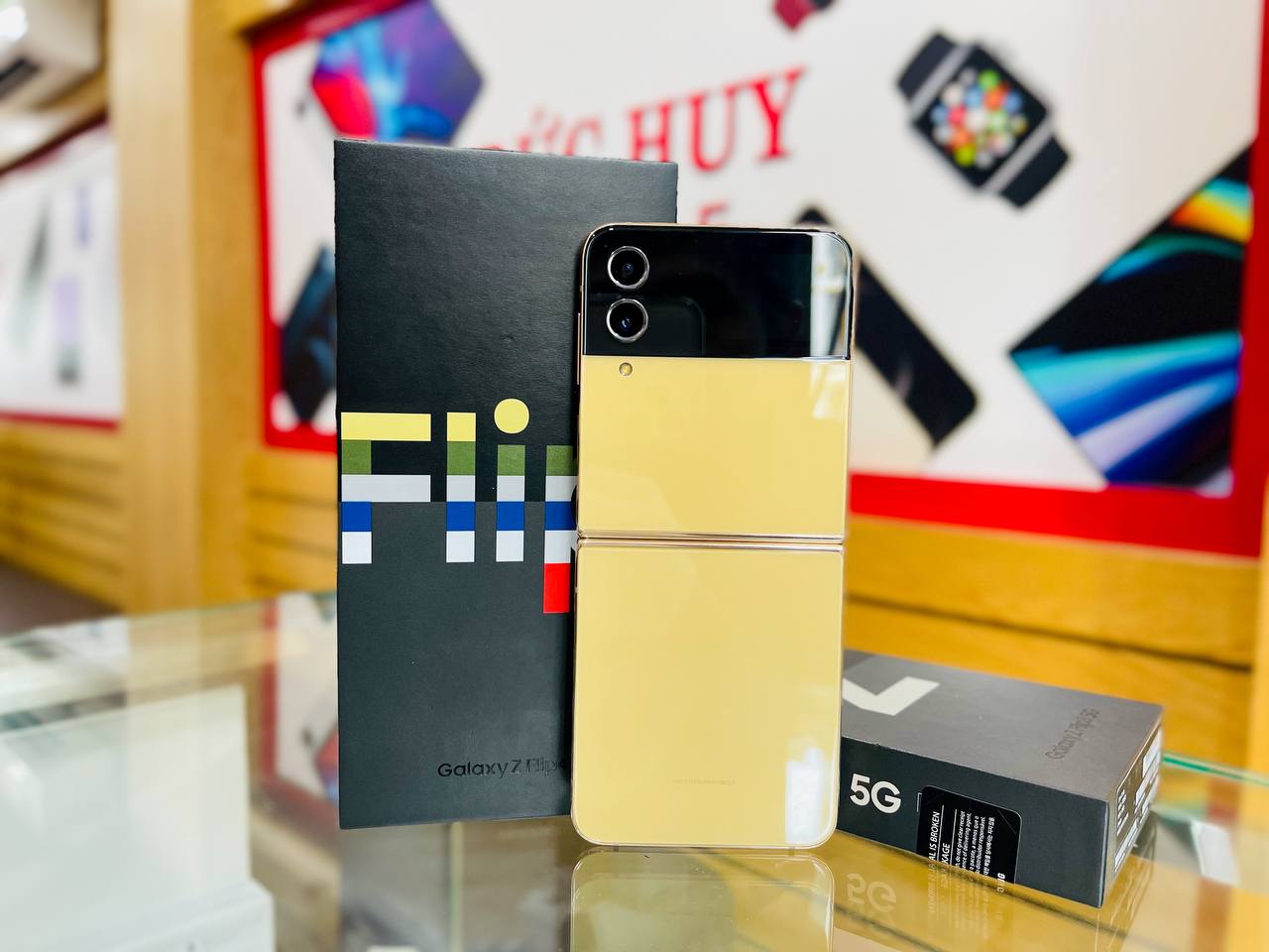Vuaboss đến từ Dubai Z Flip4 5G BESPOKE fullbox