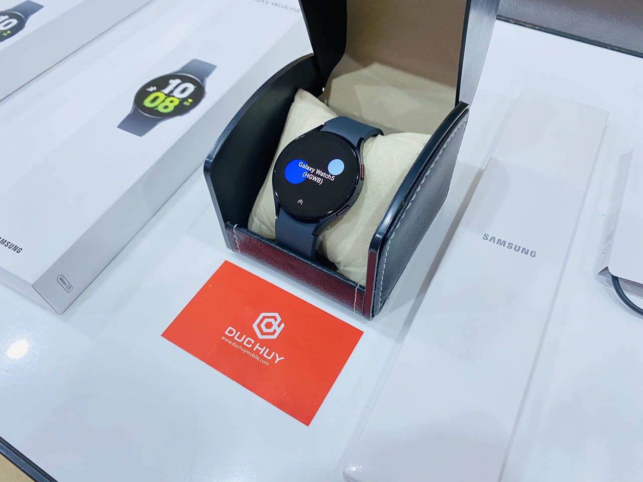 Mua Vuaboss đến từ Dubai Watch5 LTE 44mm