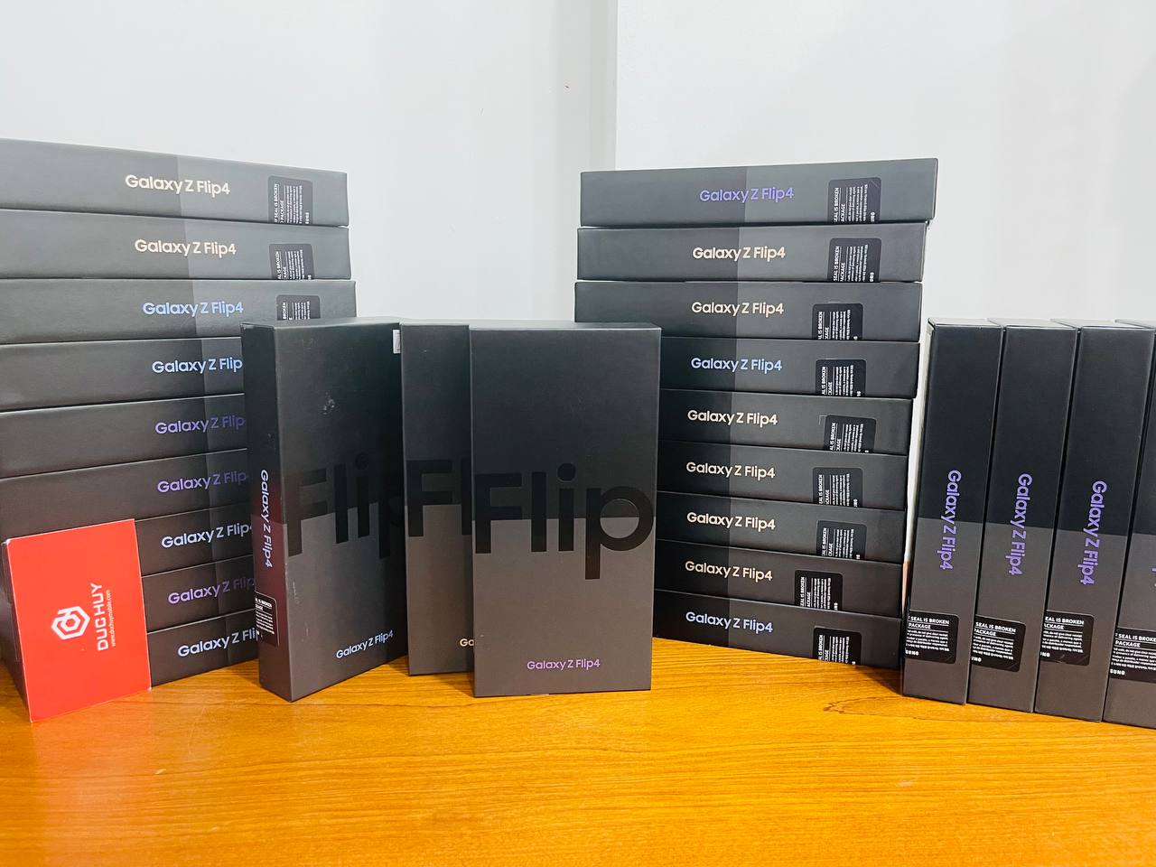 Vuaboss đến từ Dubai Z Flip4 5G 128GB có đủ màu