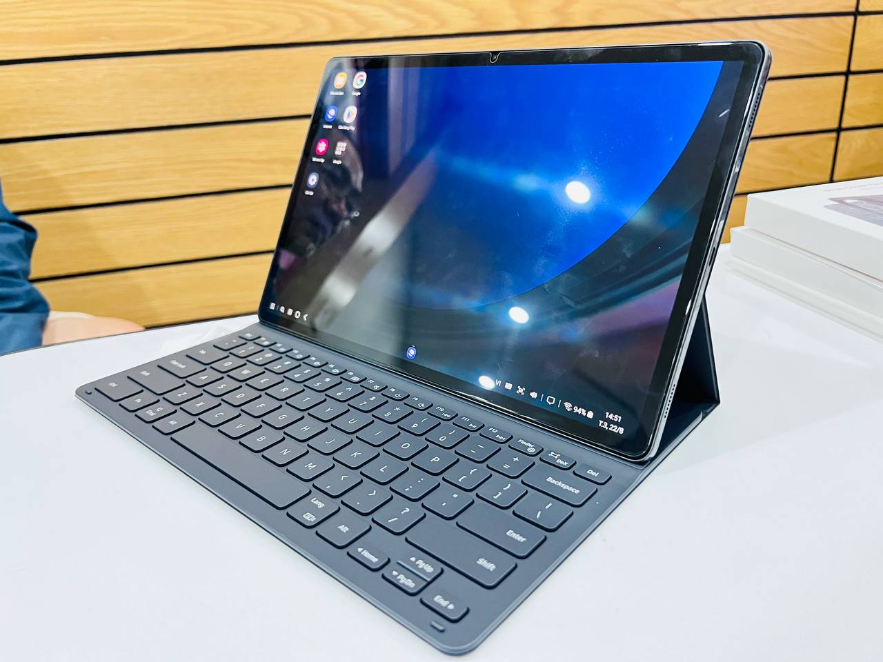 Vuaboss đến từ Dubai Bao da kèm bàn phím Galaxy Tab S9+
