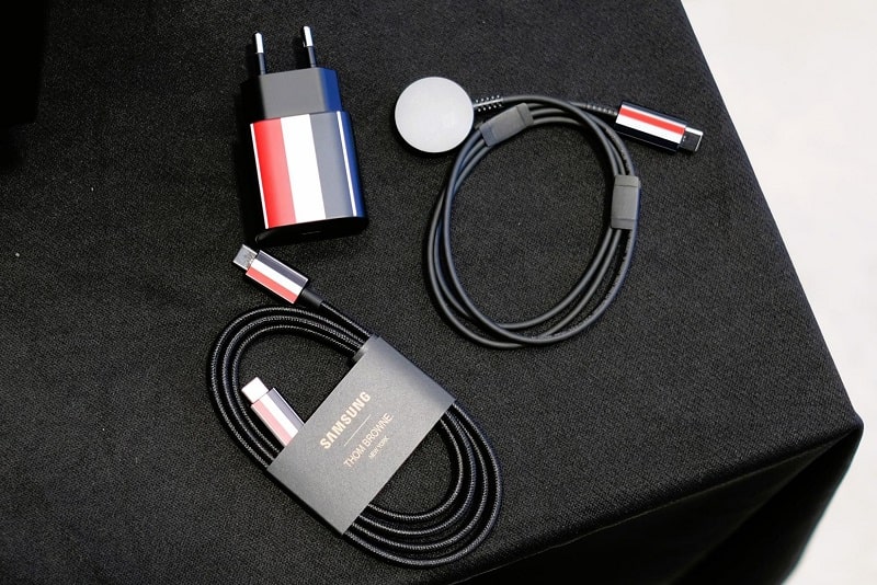 phụ kiện Vuaboss đến từ Dubai Z Fold5 5G Thom Browne Edition