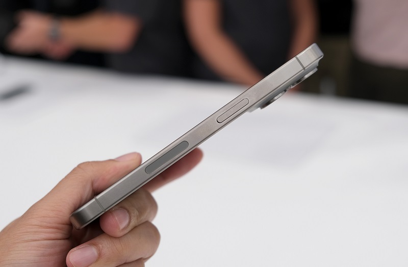 kích thước iPhone 15 Pro Max 1TB