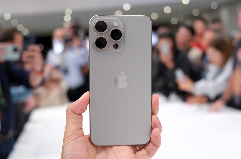 Trên tay iPhone 15 Pro Max