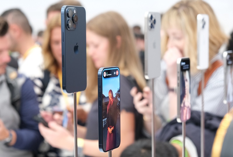 iPhone 15 Pro Max 1TB đủ màu