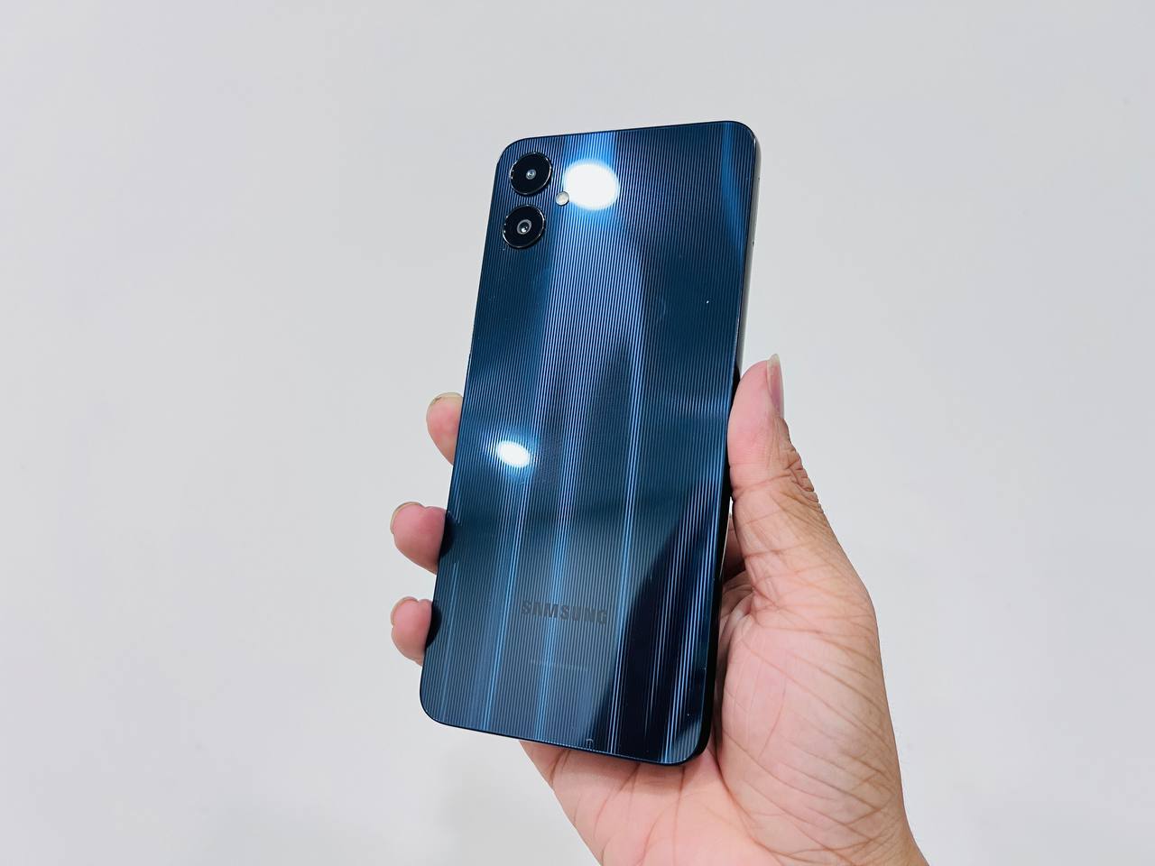 Trên tay Galaxy A05
