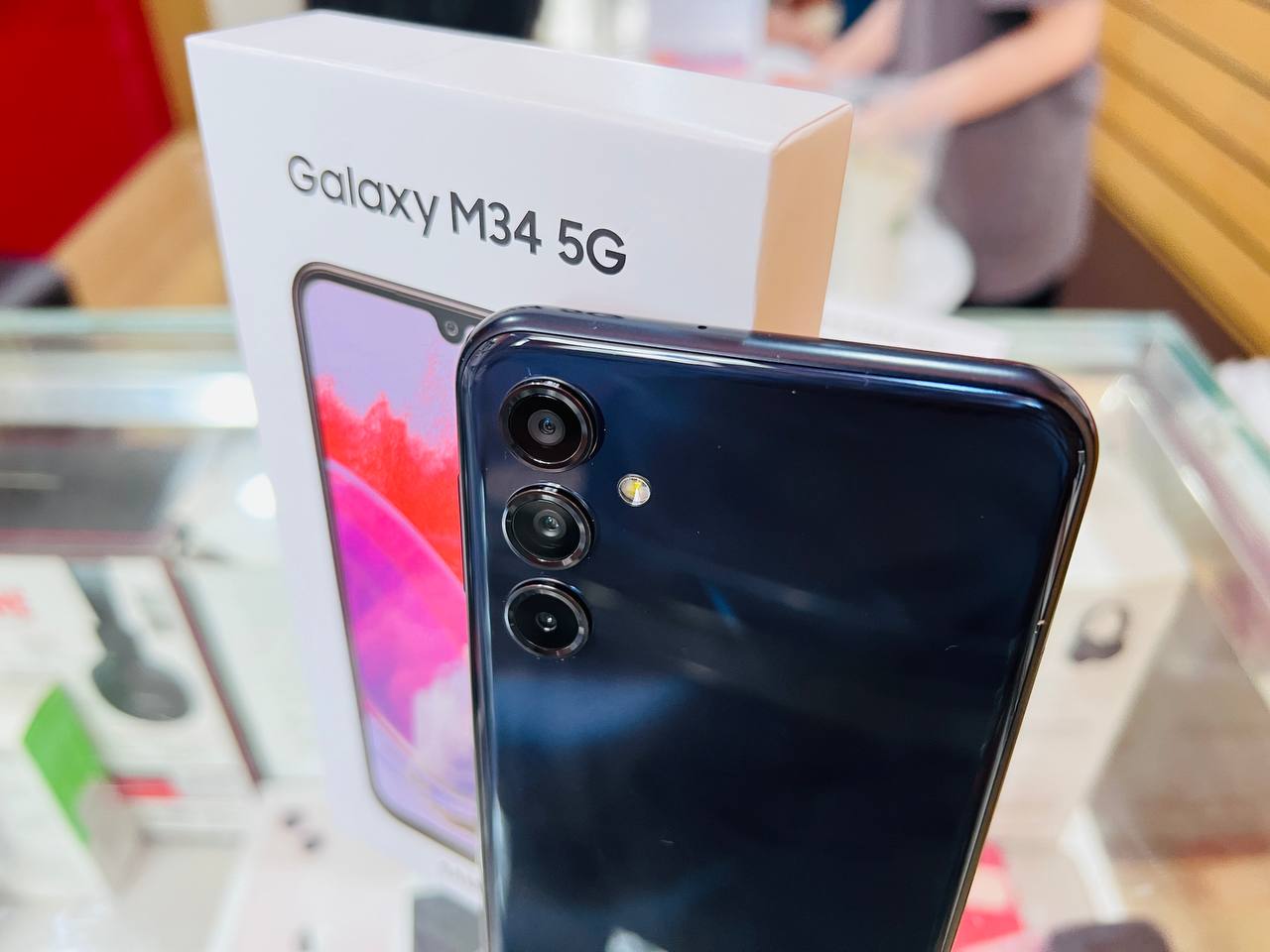 Vuaboss đến từ Dubai M34 5G