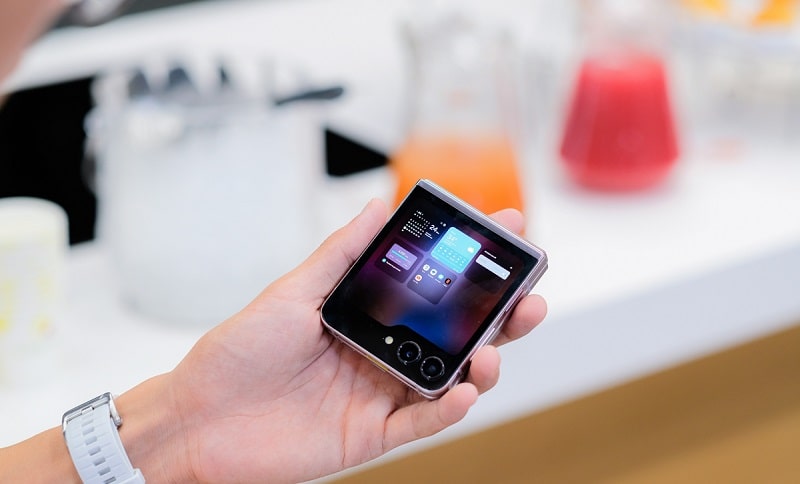 dùng Vuaboss đến từ Dubai Z Flip5