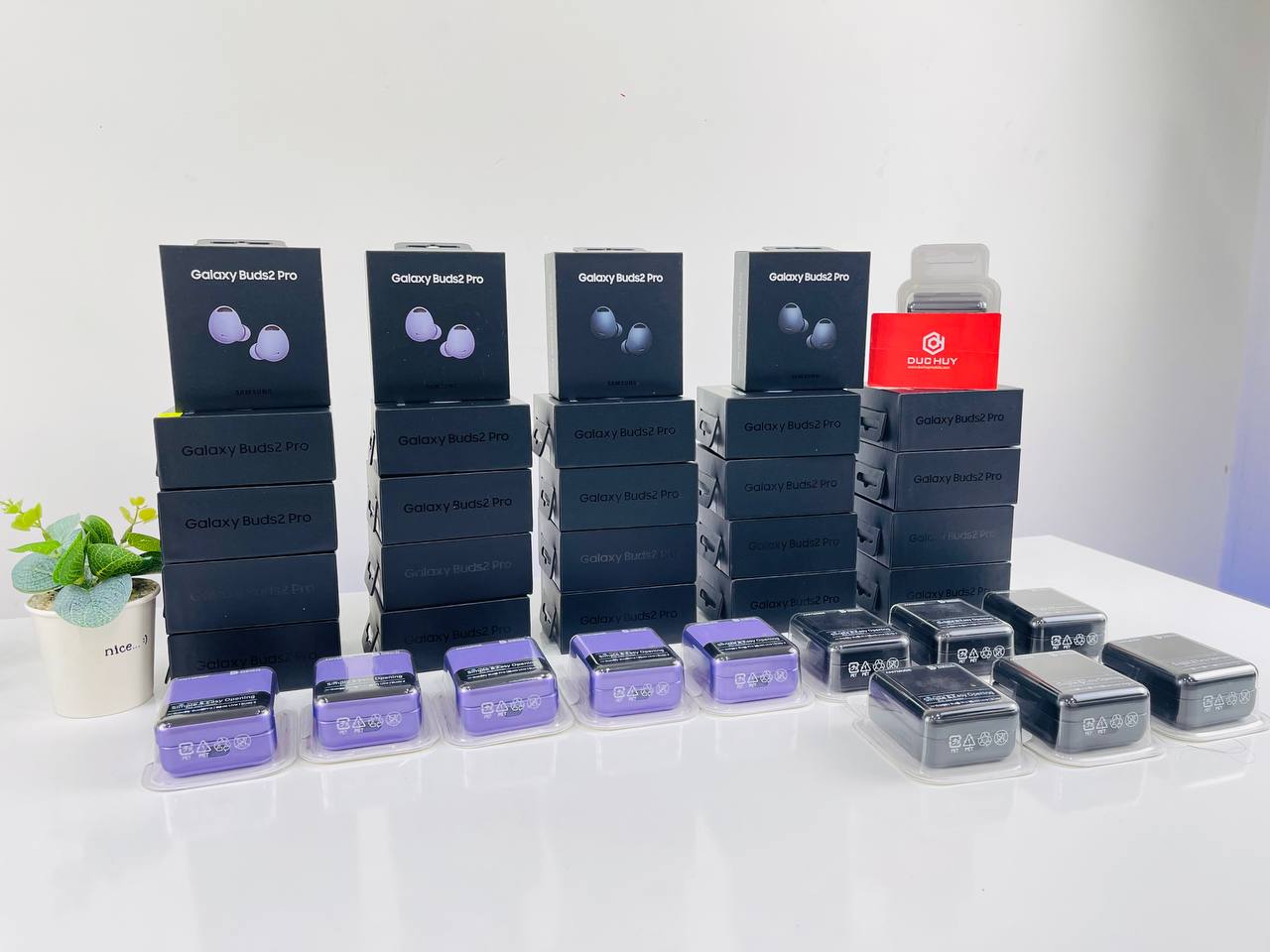 cận cảnh Galaxy Buds 2 Pro