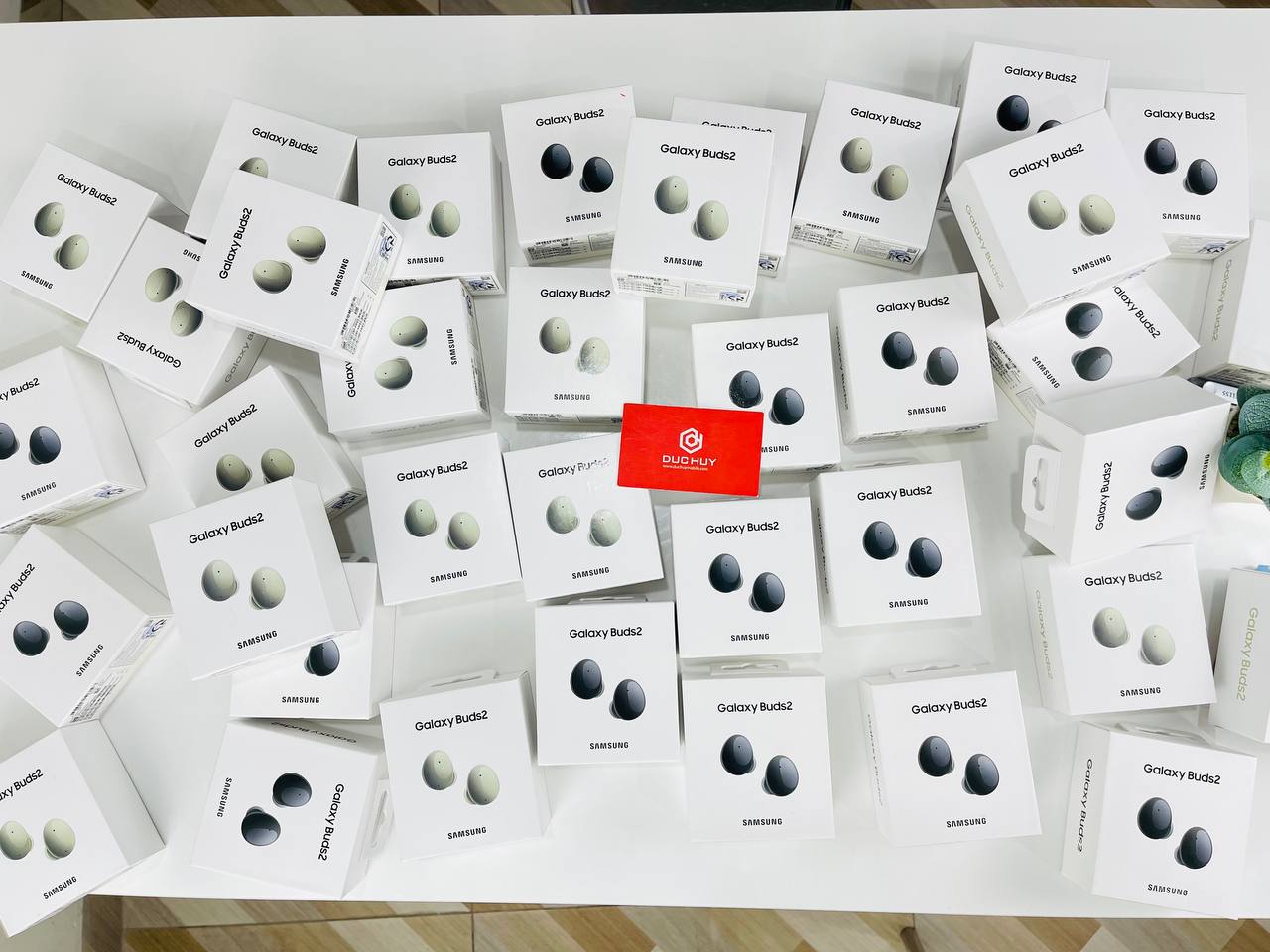 Vuaboss đến từ Dubai Buds 2 mới sẵn hàng tại Vuaboss liên minh giải trí 1 thế giới 