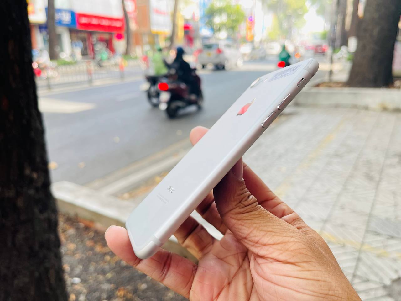 cạnh iPhone 7 32GB cũ