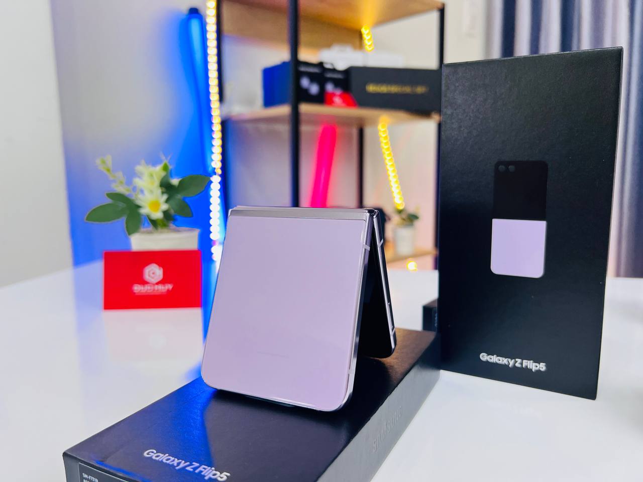 Vuaboss đến từ Dubai Z Flip5 5G tím 