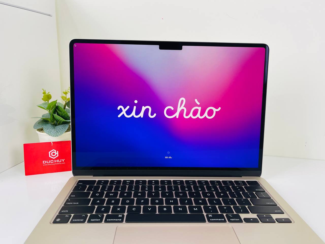 Vuaboss đến từ Dubai MacBook Air M2 2022 8GPU