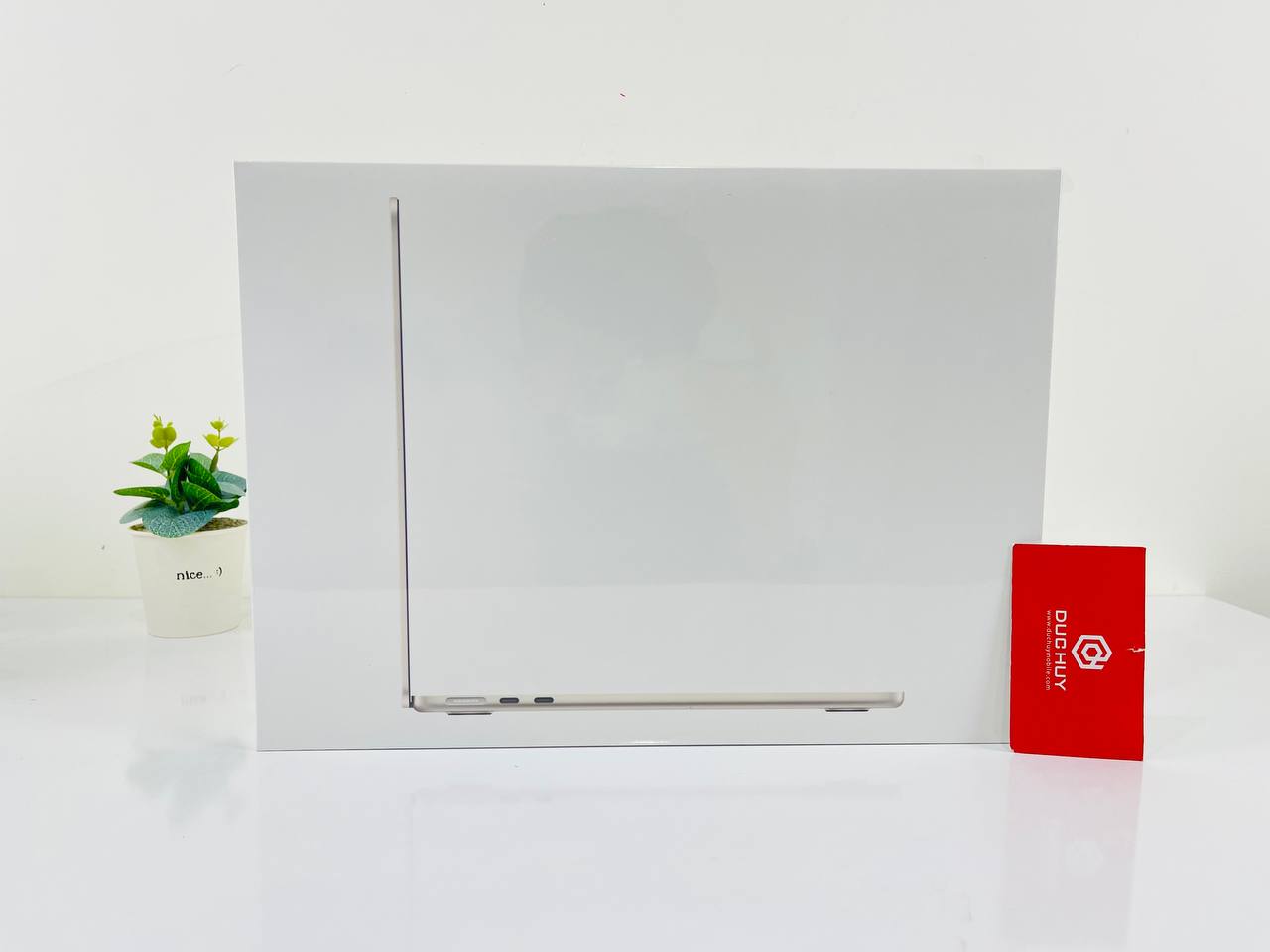 Mua MacBook Air M2