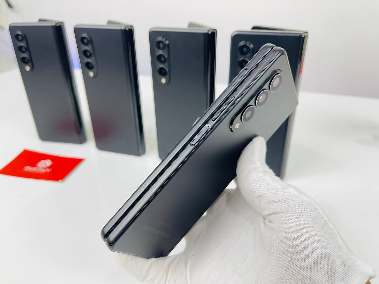 cạnh Galaxy Z Fold3 5G