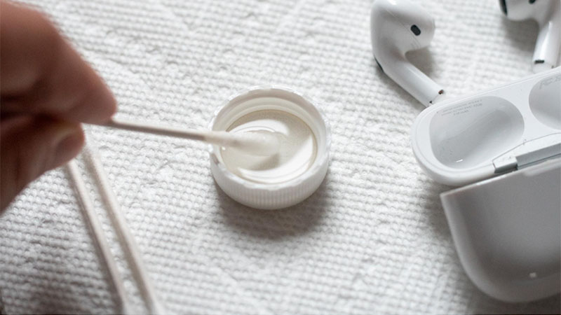 Bước 2 cách vệ sinh Đăng nhập Vuaboss AirPods tại nhà