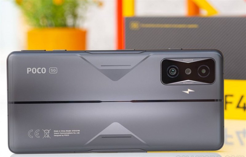 Ngoại hình Xiaomi Poco F4 GT 256GB