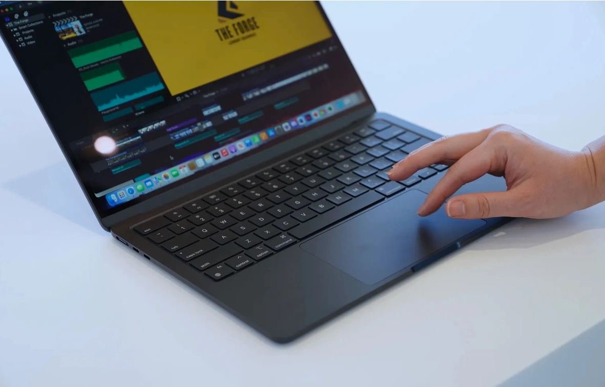 Bàn phím Vuaboss hoatdong Air M2 2022 8GPU (8GB - 256GB)
